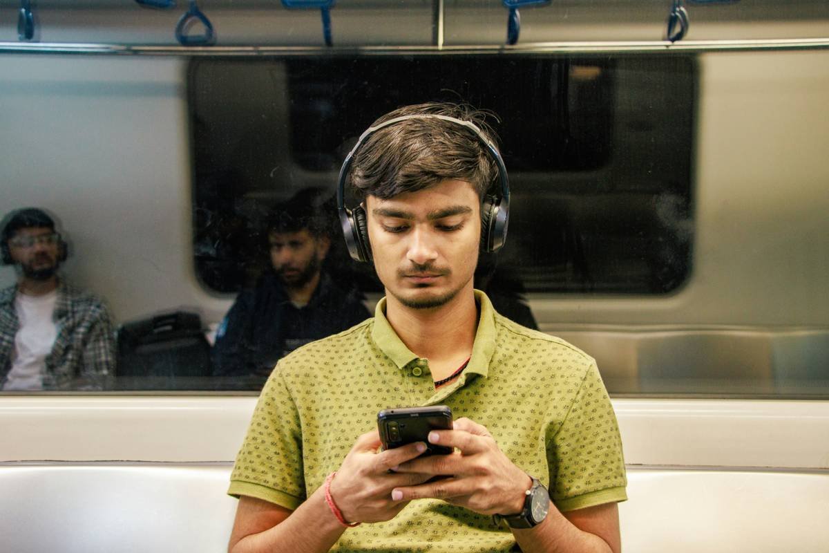 A side-by-side comparison showing someone struggling to sit still versus someone meditating while walking.