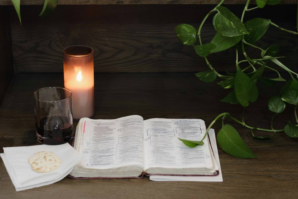 Infographic highlighting user testimonials about reduced anxiety levels